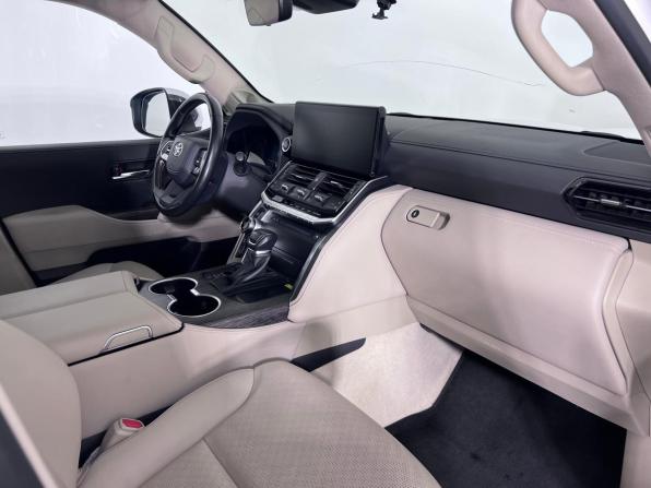 Toyota Land Cruiser 300 Series с пробегом 2022 года, цена 8 500 000 рублей, 122410 км, внедорожник, Автокод Объявления