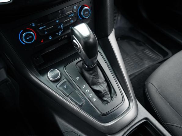Ford Focus III Рестайлинг с пробегом 2017 года, цена 989 000 рублей, 249558 км, седан, Автокод Объявления