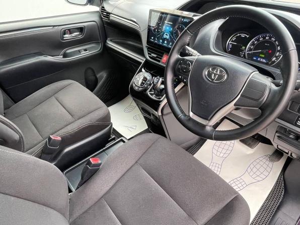Toyota Esquire I с пробегом 2015 года, цена 1 850 000 рублей, 167697 км, минивэн, Автокод Объявления