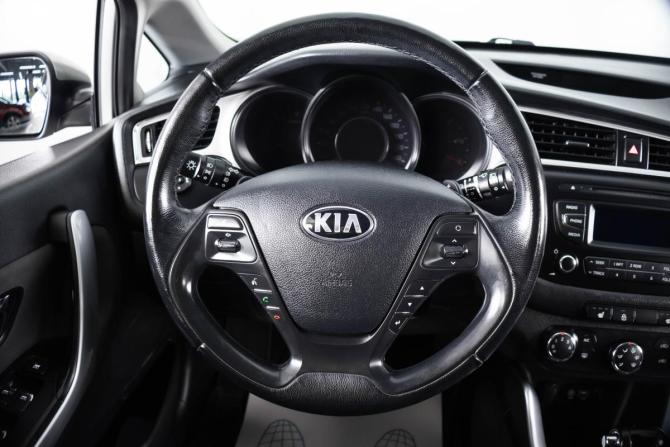 Kia Ceed II Рестайлинг с пробегом 2015 года, цена 1 549 000 рублей, 91800 км, хэтчбек, Автокод Объявления