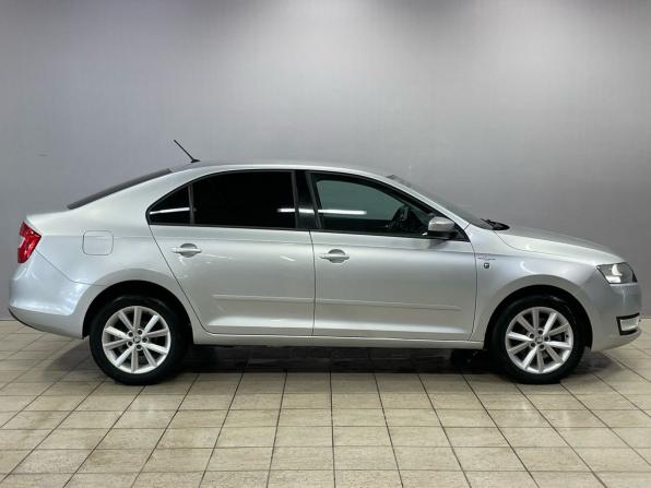 Skoda Rapid I с пробегом 2015 года, цена 890 000 рублей, 176991 км, лифтбек, Автокод Объявления