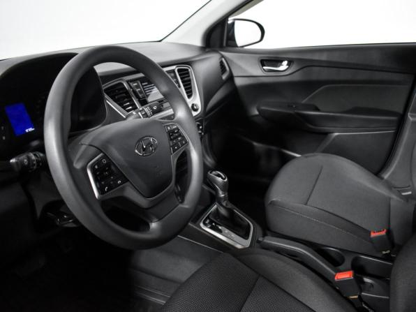 Hyundai Solaris II Рестайлинг с пробегом 2021 года, цена 1 655 000 рублей, 19500 км, седан, Автокод Объявления