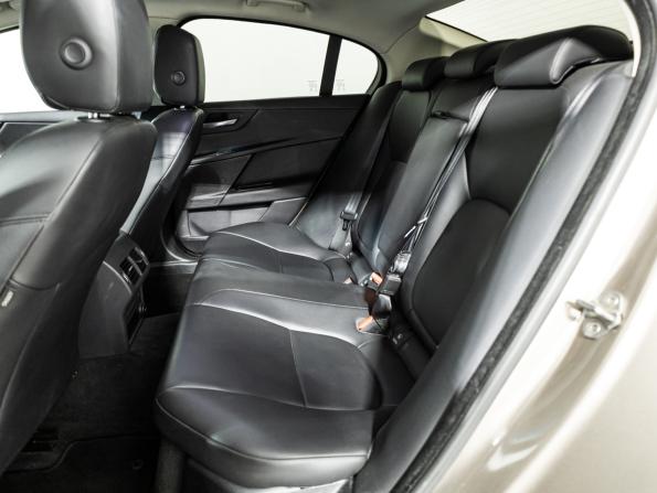 Jaguar XE I с пробегом 2015 года, цена 1 499 900 рублей, 185000 км, седан, Автокод Объявления