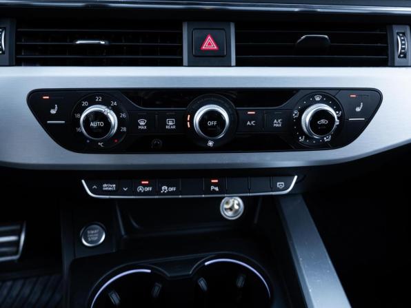 Audi A4 V (B9) с пробегом 2017 года, цена 2 690 000 рублей, 159796 км, седан, Автокод Объявления