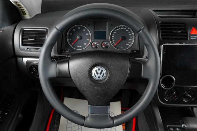 Volkswagen Golf V с пробегом 2008 года, цена 659 000 рублей, 330000 км, универсал, Автокод Объявления