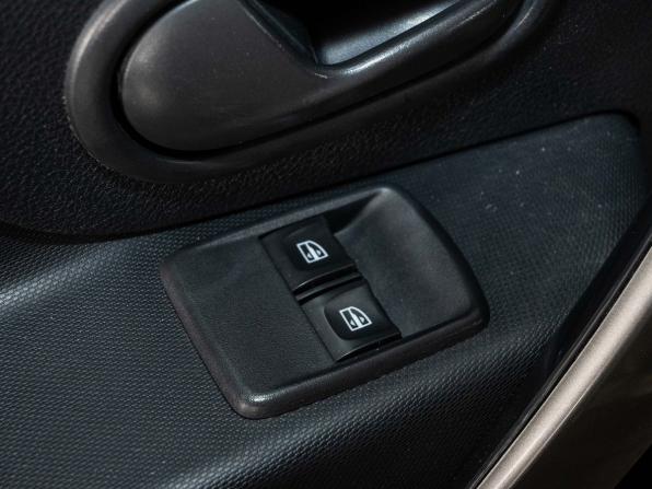 Renault Sandero II с пробегом 2018 года, цена 911 000 рублей, 144601 км, хэтчбек, Автокод Объявления