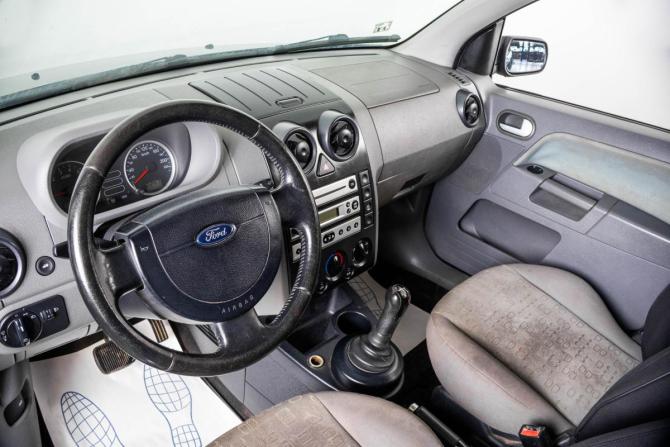 Ford Fusion I Рестайлинг с пробегом 2005 года, цена 429 000 рублей, 225000 км, хэтчбек, Автокод Объявления
