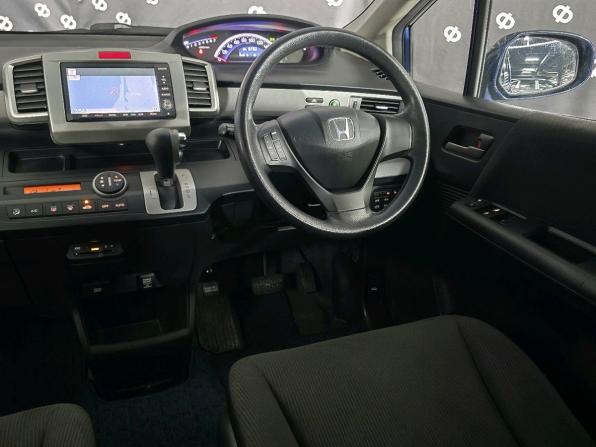 Honda Freed I с пробегом 2011 года, цена 1 029 000 рублей, 133762 км, компактвэн, Автокод Объявления