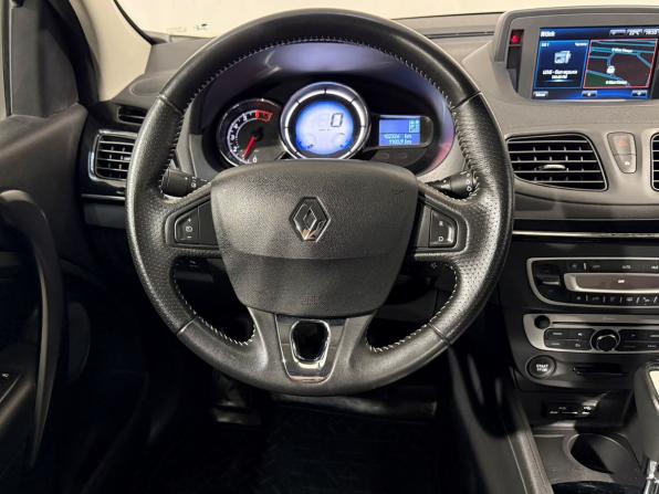 Renault Fluence I Рестайлинг с пробегом 2013 года, цена 899 800 рублей, 102000 км, седан, Автокод Объявления