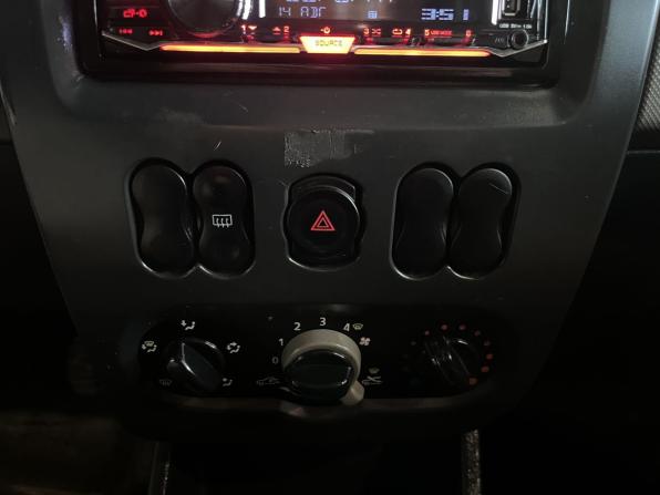 Renault Logan I Рестайлинг с пробегом 2010 года, цена 350 000 рублей, 205238 км, седан, Автокод Объявления