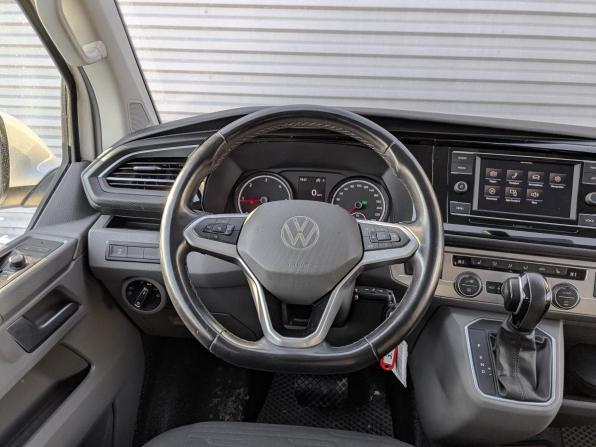 Volkswagen Caravelle T6 Рестайлинг с пробегом 2020 года, цена 3 950 000 рублей, 110732 км, минивэн, Автокод Объявления