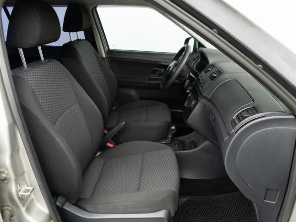 Skoda Fabia II Рестайлинг с пробегом 2011 года, цена 619 000 рублей, 302676 км, хэтчбек, Автокод Объявления