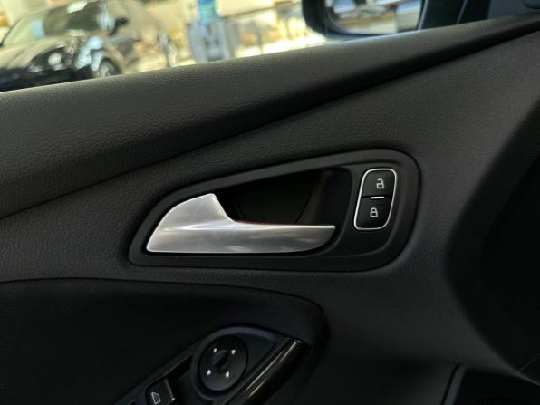 Ford Focus III Рестайлинг с пробегом 2018 года, цена 1 290 000 рублей, 111847 км, хэтчбек, Автокод Объявления