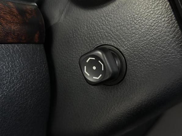 Toyota Land Cruiser 200 Series Рестайлинг 1 с пробегом 2012 года, цена 3 199 000 рублей, 347062 км, внедорожник, Автокод Объявления