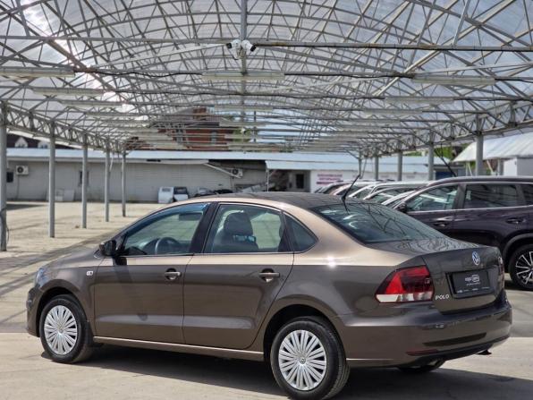 Volkswagen Polo V Рестайлинг с пробегом 2015 года, цена 1 096 400 рублей, 92238 км, седан, Автокод Объявления