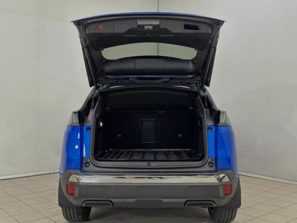 Peugeot 3008 II Рестайлинг с пробегом 2021 года, цена 2 375 000 рублей, 52878 км, внедорожник, Автокод Объявления