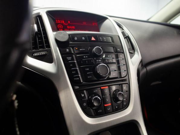 Opel Astra J Рестайлинг с пробегом 2011 года, цена 810 000 рублей, 192504 км, хэтчбек, Автокод Объявления