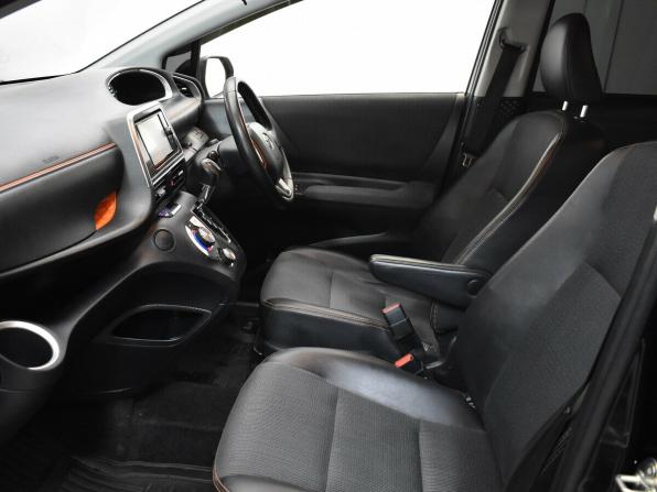 Toyota Sienta II Рестайлинг с пробегом 2018 года, цена 1 095 000 рублей, 119059 км, минивэн, Автокод Объявления