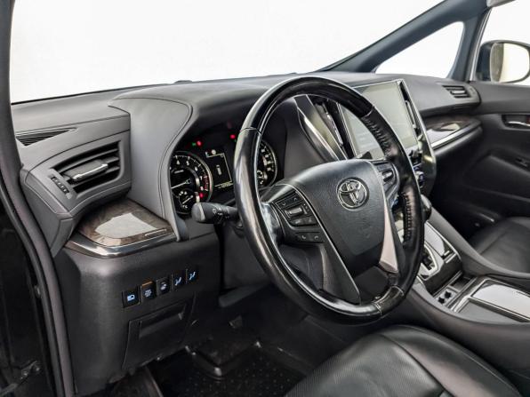 Toyota Alphard III Рестайлинг с пробегом 2021 года, цена 5 950 000 рублей, 127330 км, минивэн, Автокод Объявления
