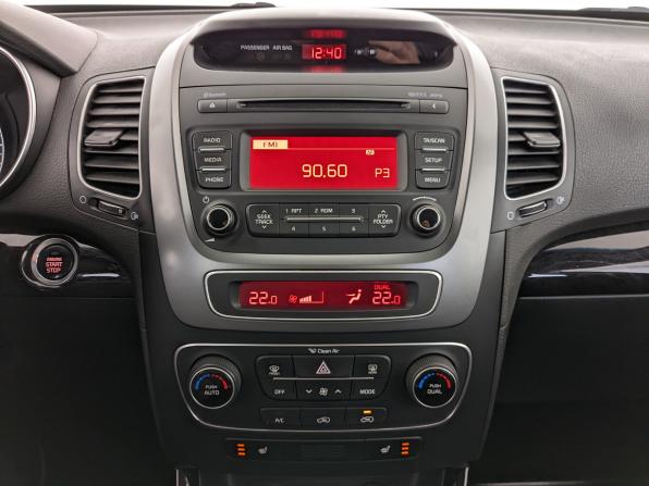 Kia Sorento II Рестайлинг с пробегом 2018 года, цена 1 790 000 рублей, 208000 км, внедорожник, Автокод Объявления