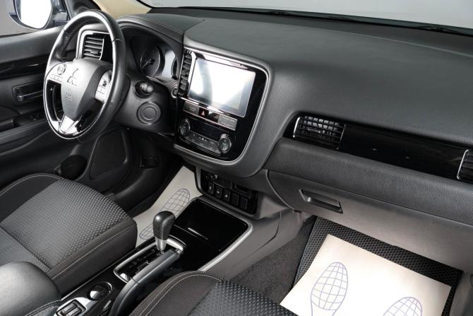 Mitsubishi Outlander III Рестайлинг 2 с пробегом 2020 года, цена 2 289 000 рублей, 52000 км, внедорожник, Автокод Объявления