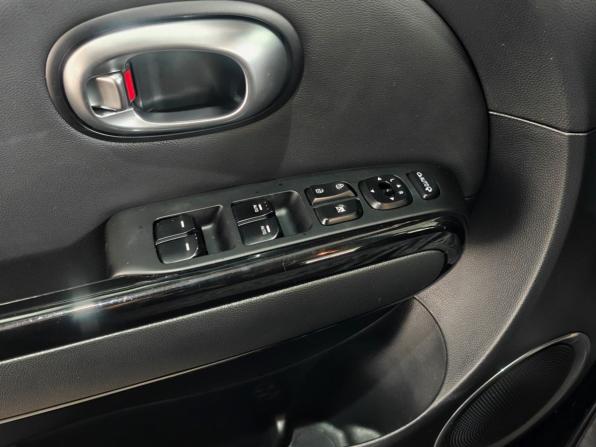 Kia Soul II Рестайлинг с пробегом 2016 года, цена 1 385 000 рублей, 225483 км, хэтчбек, Автокод Объявления