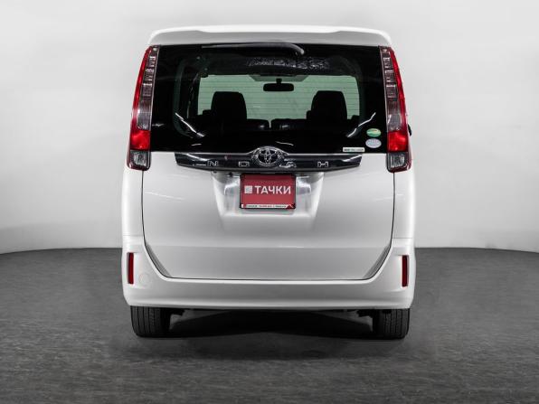 Toyota Noah III (R80) Рестайлинг с пробегом 2017 года, цена 1 950 000 рублей, 174263 км, минивэн, Автокод Объявления