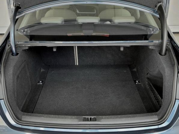 Audi A4 IV (B8) Рестайлинг с пробегом 2015 года, цена 1 190 000 рублей, 219726 км, седан, Автокод Объявления