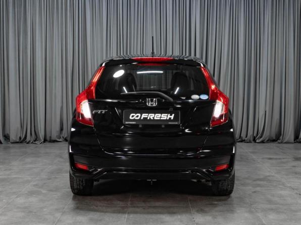 Honda Fit III Рестайлинг с пробегом 2018 года, цена 1 089 000 рублей, 144222 км, хэтчбек, Автокод Объявления