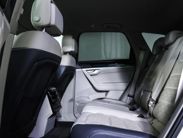 Volkswagen Touareg III с пробегом 2019 года, цена 4 390 000 рублей, 106823 км, внедорожник, Автокод Объявления