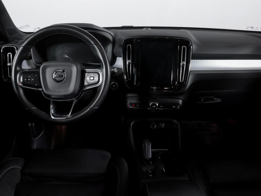 Volvo XC40 I Москва  - изображение 11