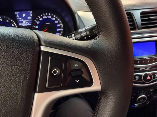 Hyundai Solaris I с пробегом 2012 года, цена 829 000 рублей, 189045 км, хэтчбек, Автокод Объявления