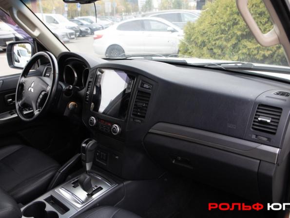 Mitsubishi Pajero IV Рестайлинг 1 с пробегом 2013 года, цена 1 798 000 рублей, 275337 км, внедорожник, Автокод Объявления