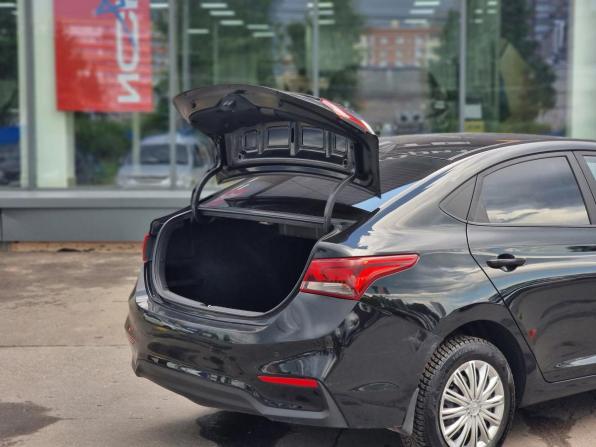 Hyundai Solaris II с пробегом 2017 года, цена 1 029 000 рублей, 150367 км, седан, Автокод Объявления
