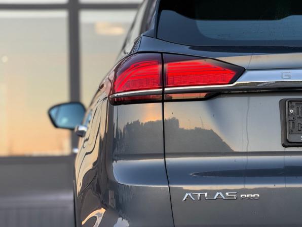Geely Atlas Pro с пробегом 2022 года, цена 1 850 000 рублей, 73684 км, внедорожник, Автокод Объявления