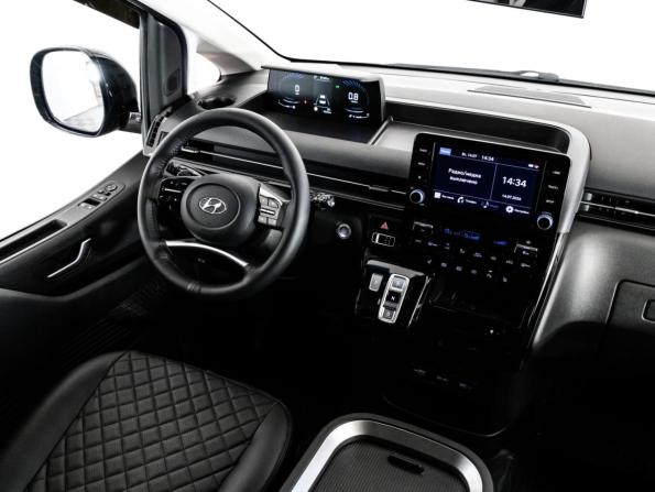 Hyundai Staria I с пробегом 2022 года, цена 4 999 000 рублей, 42622 км, минивэн, Автокод Объявления