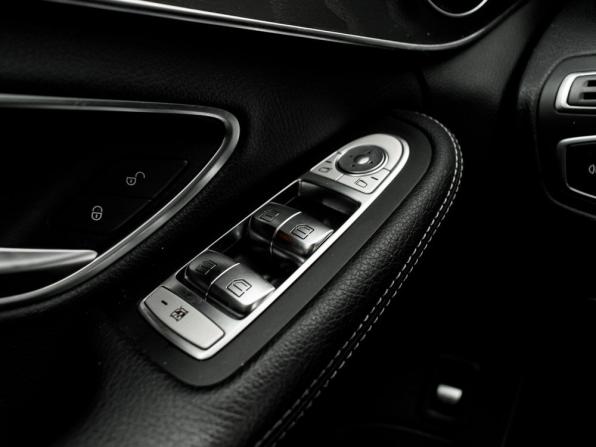 Mercedes-Benz C-Класс IV (W205) Рестайлинг с пробегом 2019 года, цена 3 040 000 рублей, 56852 км, седан, Автокод Объявления