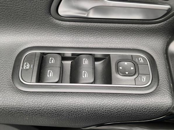 Mercedes-Benz A-Класс IV (W177) с пробегом 2018 года, цена 2 524 000 рублей, 70750 км, хэтчбек, Автокод Объявления