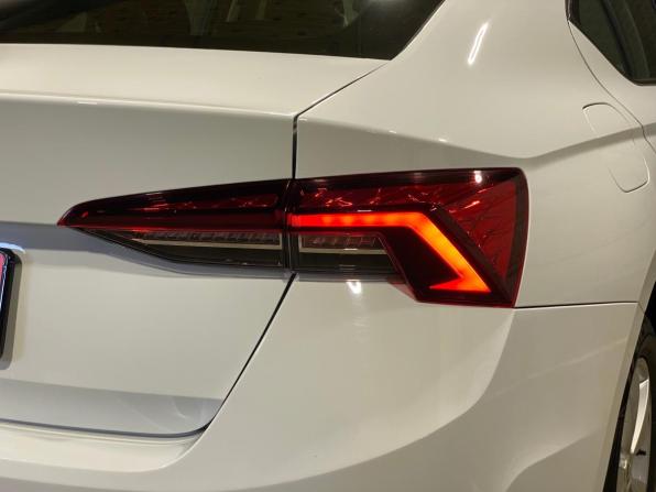 Skoda Octavia IV (A8) с пробегом 2021 года, цена 2 449 000 рублей, 77480 км, лифтбек, Автокод Объявления
