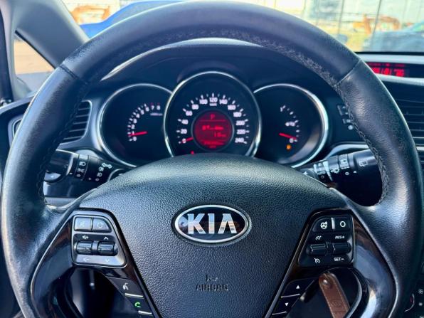 Kia Ceed II с пробегом 2012 года, цена 880 000 рублей, 234389 км, хэтчбек, Автокод Объявления