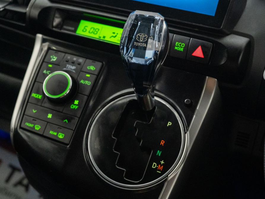 Toyota Wish II Рестайлинг Иркутск  - изображение 15