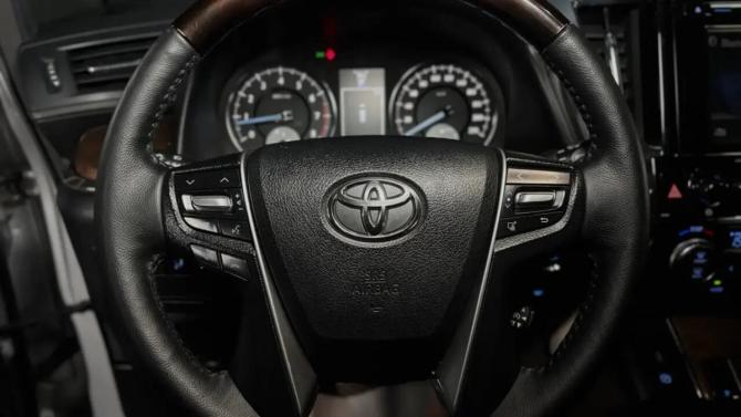 Toyota Alphard III с пробегом 2015 года, цена 3 250 000 рублей, 376772 км, минивэн, Автокод Объявления