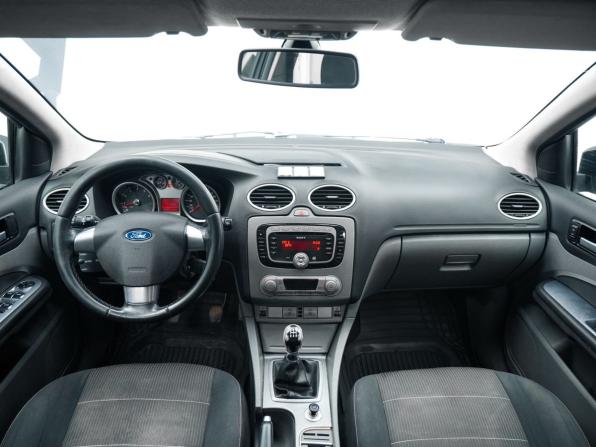 Ford Focus II Рестайлинг с пробегом 2010 года, цена 549 900 рублей, 302000 км, хэтчбек, Автокод Объявления