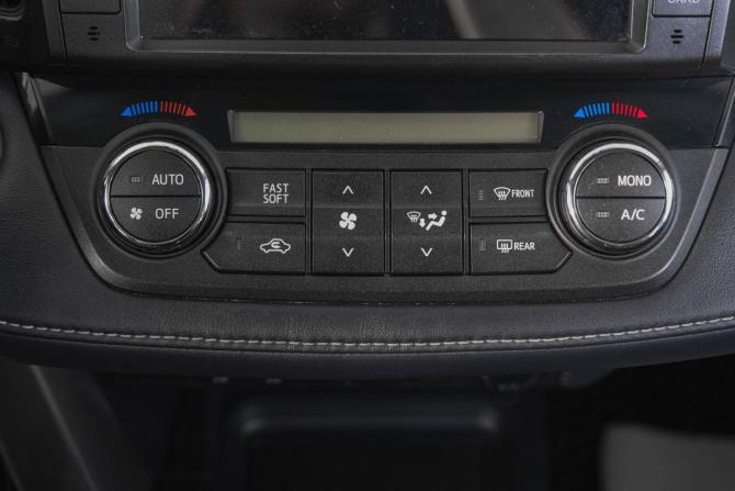 Toyota RAV4 IV (XA40) Рестайлинг с пробегом 2019 года, цена 2 899 000 рублей, 89000 км, внедорожник, Автокод Объявления