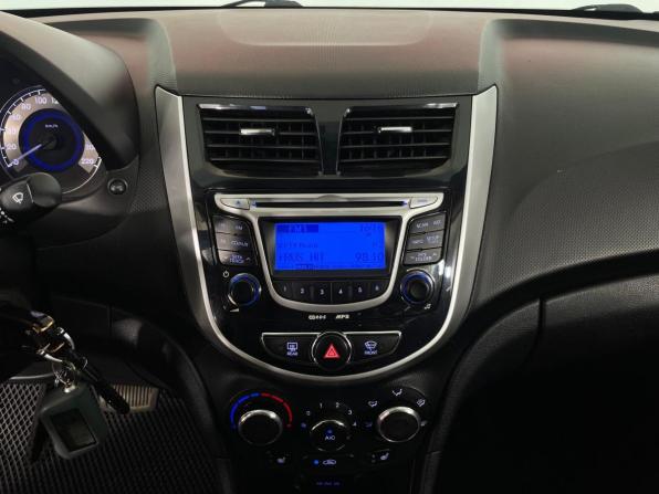 Hyundai Solaris I с пробегом 2012 года, цена 775 000 рублей, 224201 км, седан, Автокод Объявления