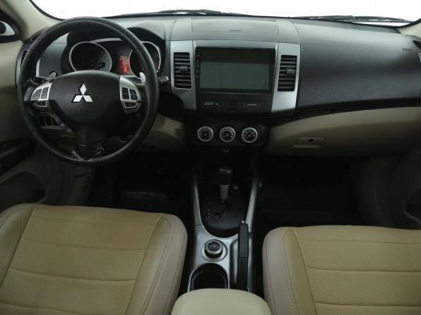 Mitsubishi Outlander II с пробегом 2008 года, цена 770 000 рублей, 244000 км, внедорожник, Автокод Объявления