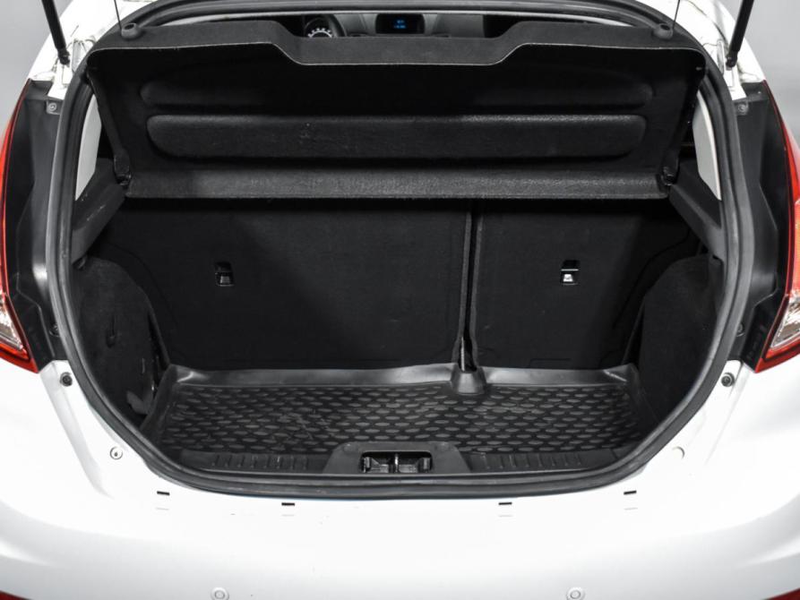 Ford Fiesta Mk6 Рестайлинг Санкт-Петербург  - изображение 19