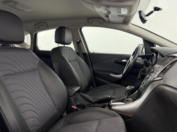 Opel Astra J Рестайлинг с пробегом 2014 года, цена 890 000 рублей, 120000 км, хэтчбек, Автокод Объявления