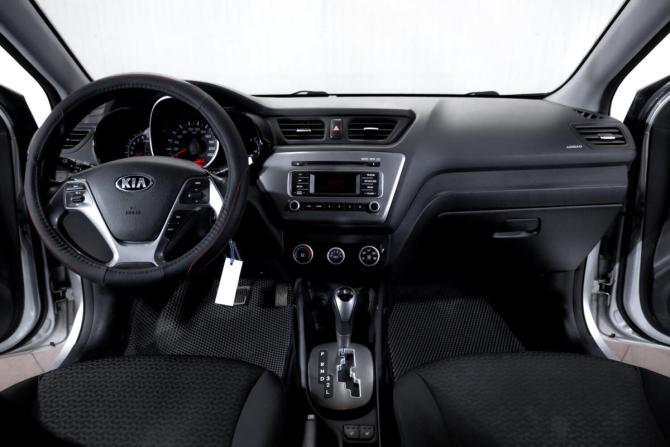 Kia Rio III Рестайлинг с пробегом 2017 года, цена 909 000 рублей, 95897 км, хэтчбек, Автокод Объявления