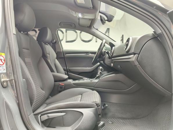Audi A3 III (8V) Рестайлинг с пробегом 2017 года, цена 2 218 000 рублей, 125383 км, седан, Автокод Объявления